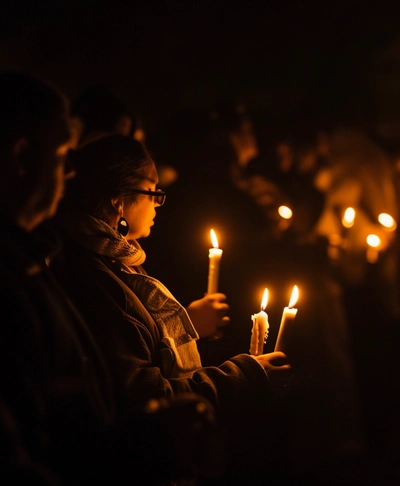 PROCESSIONI RELIGIOSE CON CANDELE CERIMONIALI